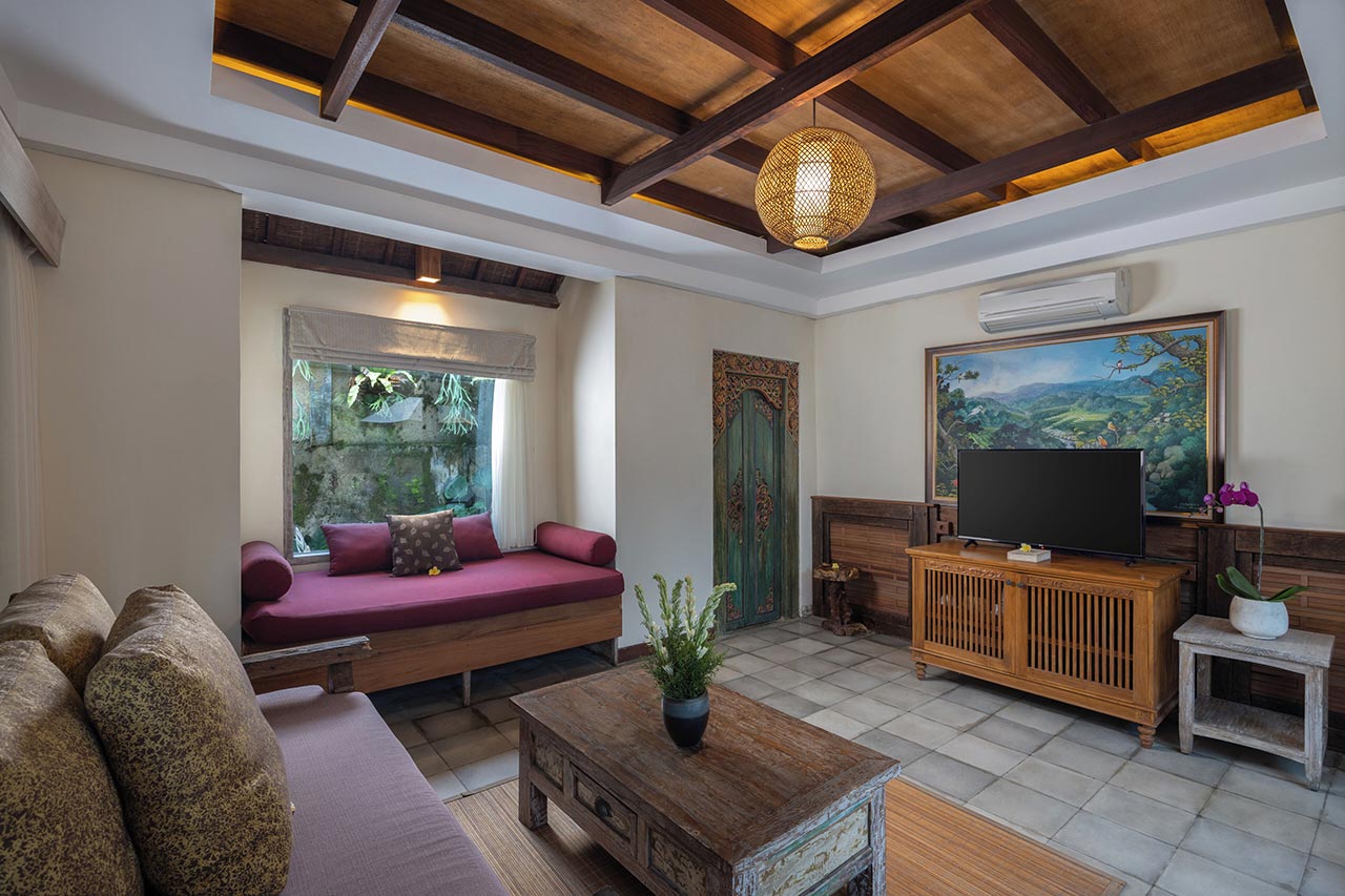 Wooden Pool Villa with Living Room